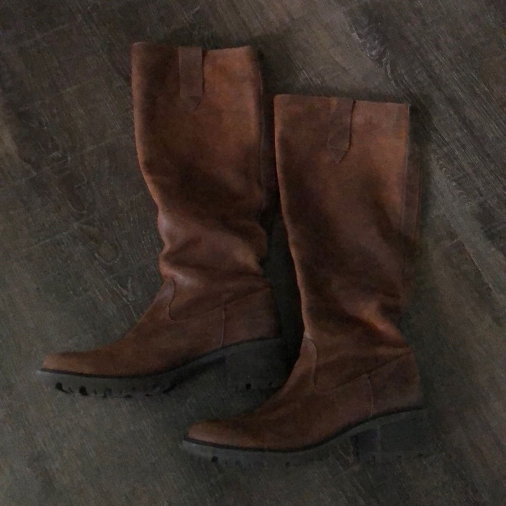 Women’s leather riding boots